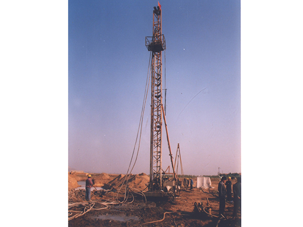 普通水井牙輪旋轉(zhuǎn)鉆進(jìn)施工現(xiàn)場